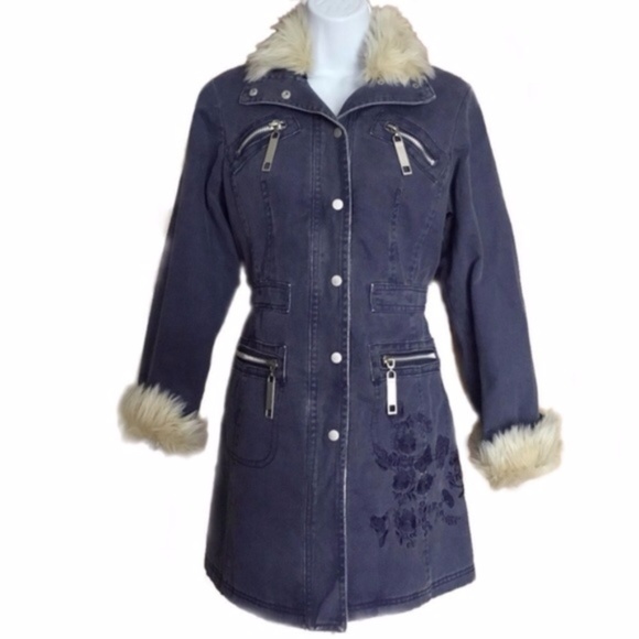 Blue Jean Jacket with Removable Faux Fur Collar - Picture 2 of 5